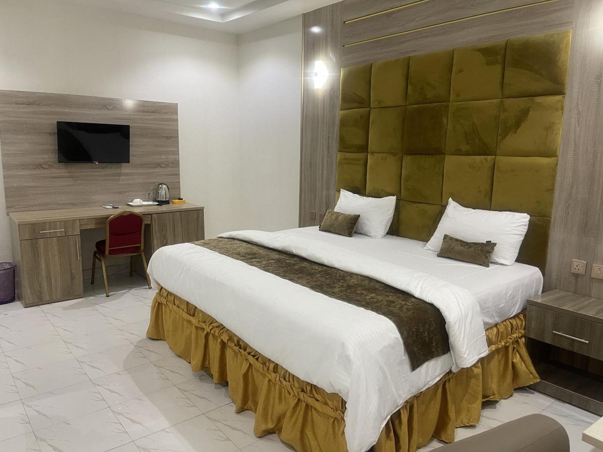 Murphy'S Mansion Resort Umuahia Екстер'єр фото